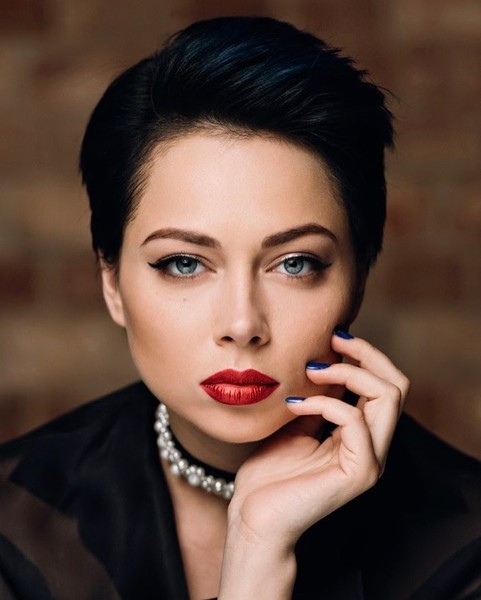 Настасья Самбурская Настасья Самбурская