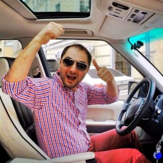 Демис Карибидис