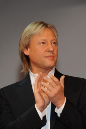 Дмитрий Харатьян