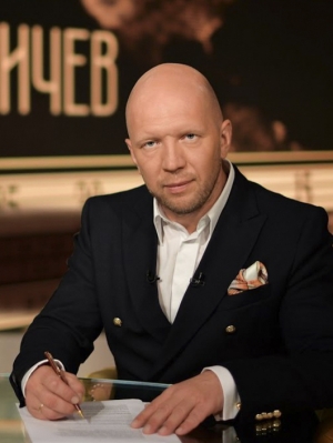Анатолий Кузичев