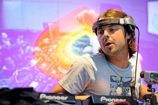 Axwell Axwell