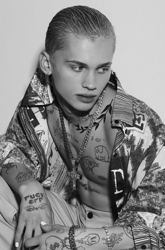 Даня Милохин Даня Милохин