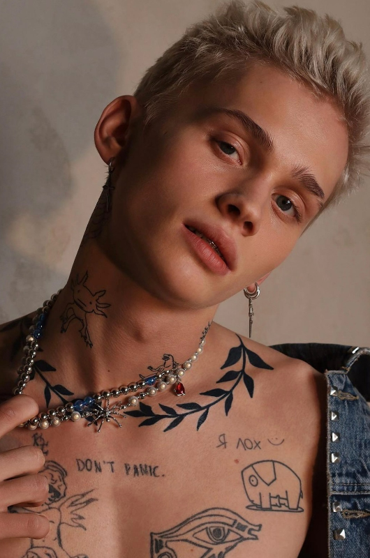 Даня Милохин Даня Милохин