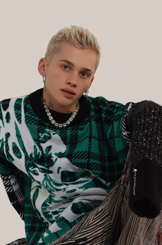 Даня Милохин Даня Милохин