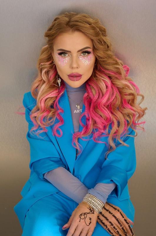 Карина Кросс / Карина Лазарьянц Карина Кросс / Карина Лазарьянц