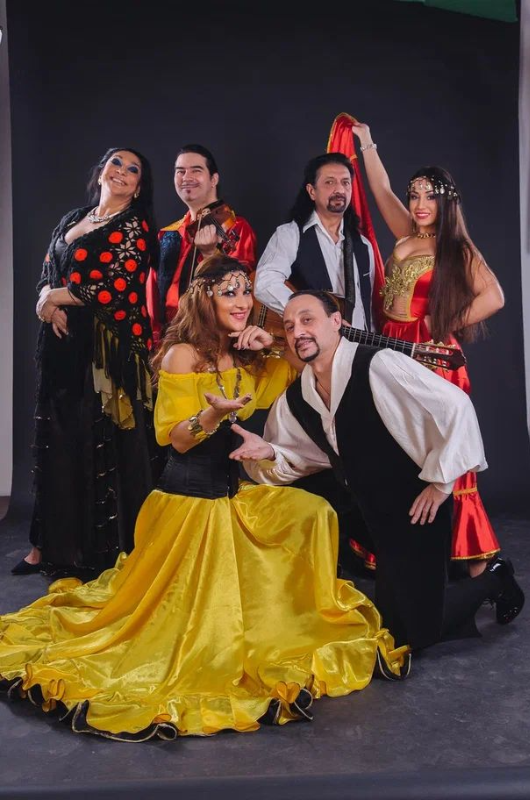 Шоу московских цыган Шоу московских цыган