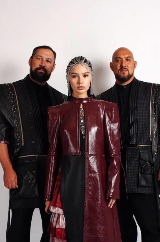 AY YOLA / Ай Йола AY YOLA / Ай Йола