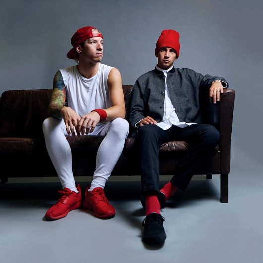 TWENTY ONE PILOTS TWENTY ONE PILOTS