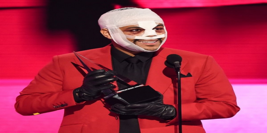 Тейлор Свифт и Weeknd разделили победу на AMA 2020