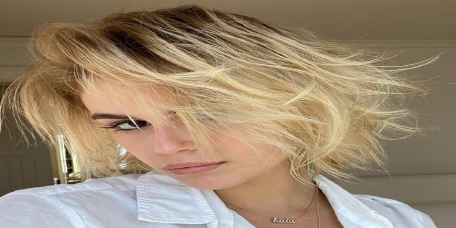 Кайя Гербер показала свои новые духи