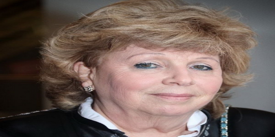 Лариса Рубальская перенесла юбилейный концерт на конец осени