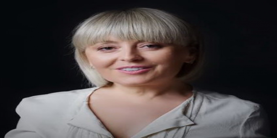 Анжелика Варум рассказала о первом поцелуе, родителях и одиночестве (Видео)