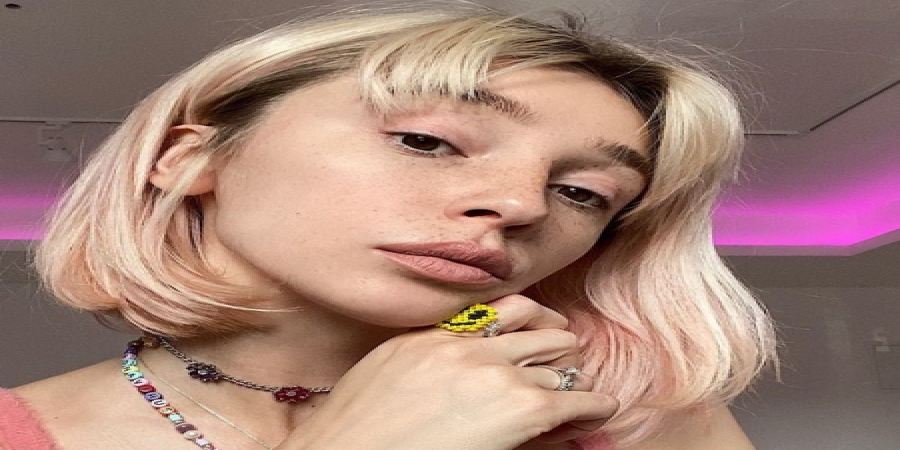 Настя Ивлеева выпустит чипсы «Изи пизи» и энергетик «Чича-бум»