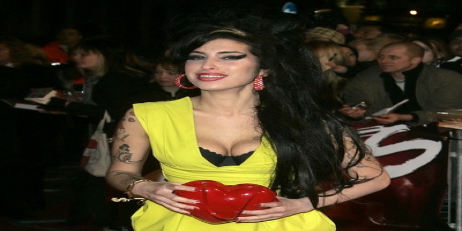 Платья Эми Уайнхаус уйдут с молотка