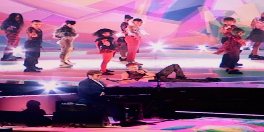 Элтон Джон и Олли Александр спели «It's A Sin» (Слушать)