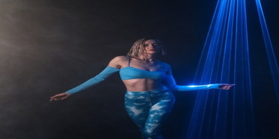 Саша Воробьева показала «Любви волну» (Слушать)