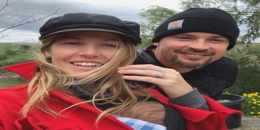 Том Уэллинг стал дважды папой