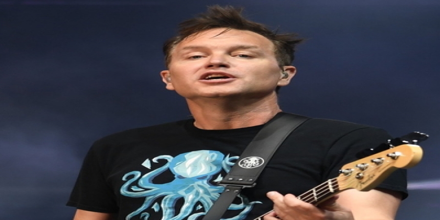 Вокалист Blink-182 объявил о борьбе с раком