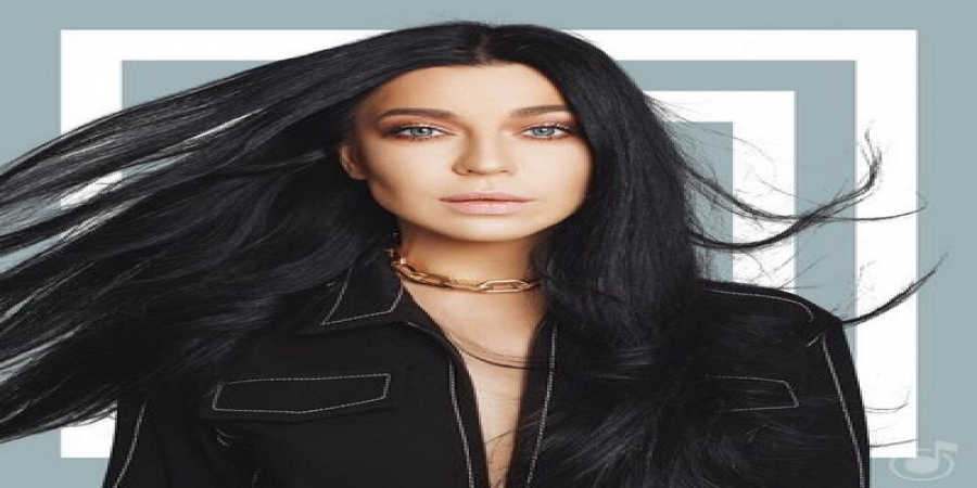 День рождения Ёлки отметили компиляцией «Лучшее» (Слушать)