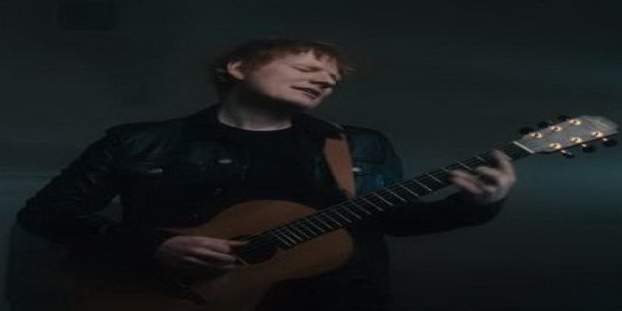 Эд Ширан спел «Bad Habits» в пустом доме (Видео)