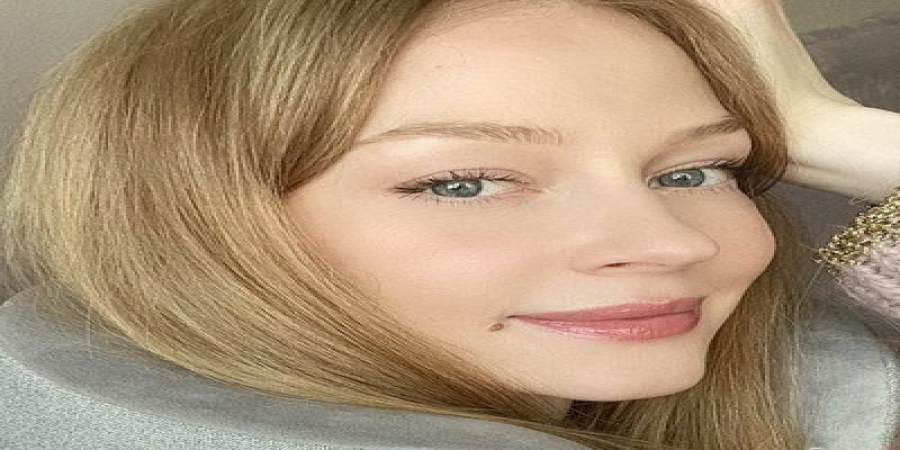 Светлана Ходченкова отдыхает в купальнике