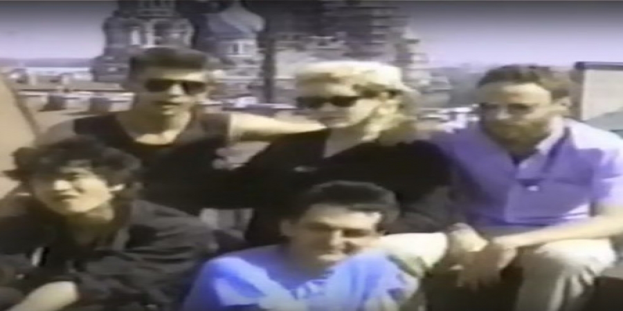 Джоанна Стингрей спела на кухне «Feeling» с Виктором Цоем (Видео)