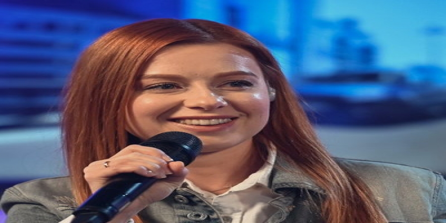 Юлия Савичева хочет, чтобы было поменьше силиконовых губ, грудей и поп