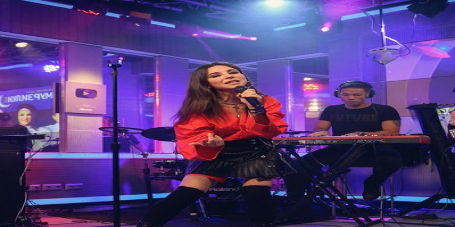 Анна Плетнева решила быть не только певицей, но и акробатом (Видео)