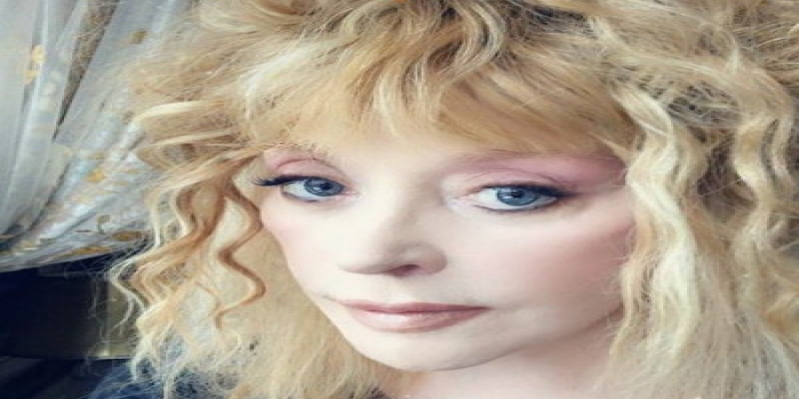 Алла Пугачева сменила прическу и цвет волос