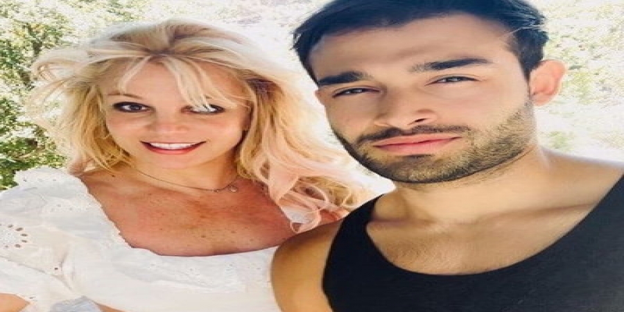 Бритни Спирс будет контролировать свои документы и не позовет на свадьбу родню