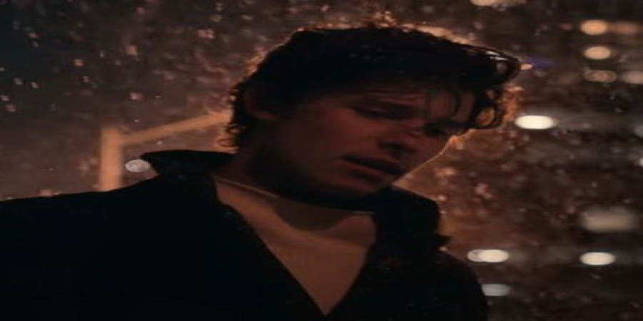 Шон Мендес спел об ушедшей любви под снегом (Видео)