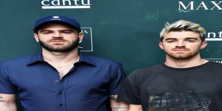 Двойники Chainsmokers не смогли их заменить (Видео)