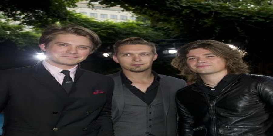 Трио Hanson готовит юбилейный альбом и тур