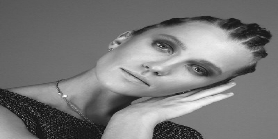 Маша Шейх спела «Под дождем» о личном выборе и вере в любовь (Слушать)