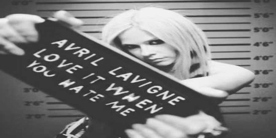 Аврил Лавин сыграла концерт в тюрьме (Видео)