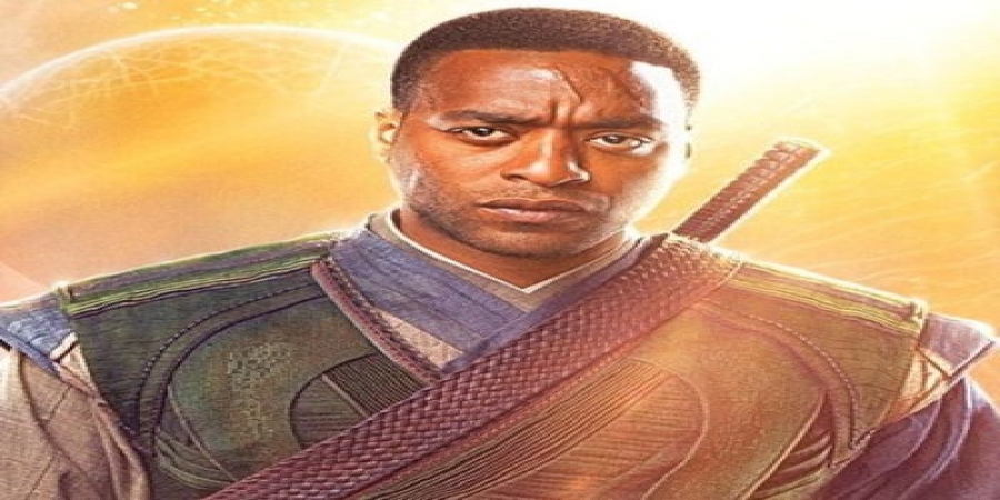 Чиветель Эджиофор собирается показать человечеству содержимое таинственной коробки в трейлере сериала «Человек, который упал на Землю»