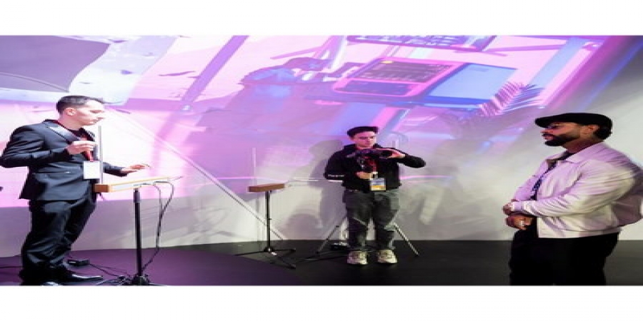 Тимати сыграл на терменвоксе на ПМЭФ