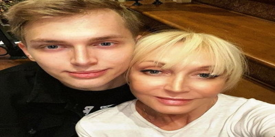 Кристина Орбакайте уехала к сыну во Францию