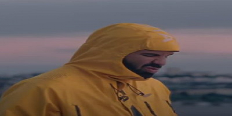 Дрейк показал свою звездную жизнь в клипе «Sticky»