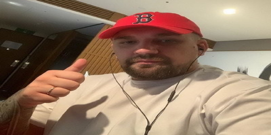 Рецензия: «100 личных плейлистов. Баста». Музыка стадионов