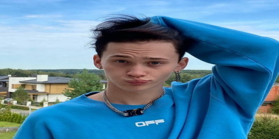 Даня Милохин оформил визу в США