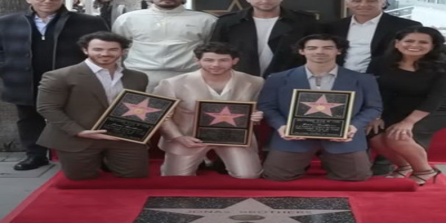 Братья Джонасы получили звезду на Аллее славы и анонсировали альбом