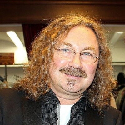 Игорь Николаев регистрирует товарный знак «Выпьем за любовь»