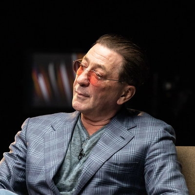 Татьяна Навка берет интервью у Григория Лепса и Константина Хабенского в трейлере «Команды»