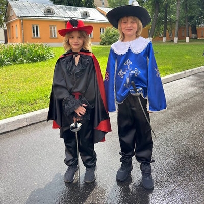 Сын Яны Рудковской и дочка Тимати сыграют в «Трех мушкетерах»