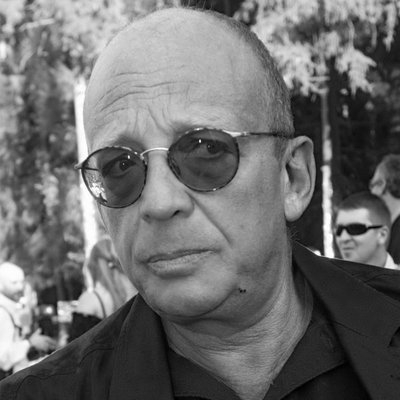 Умер Леонид Володарский – «переводчик с прищепкой на носу»