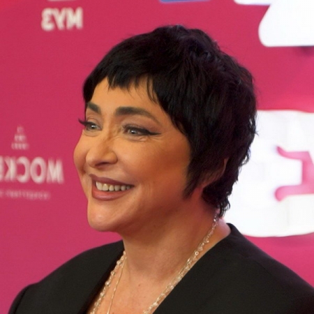 «Светская хроника» расскажет про развод Бритни Спирс и пластику Лолиты Милявской