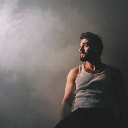 Jony спел о неразделенной любви в «Не смогу забыть»