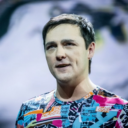 Юрию Шатунову установили двухметровый памятник