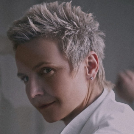 Сегодня родились Светлана Сурганова и Андрей Бурковский